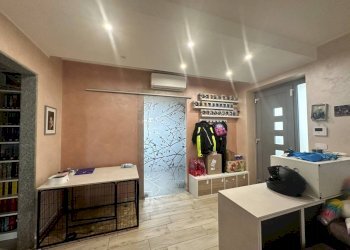 Stanza arredata - Villa via Cuneo, Carmagnola - foto 24