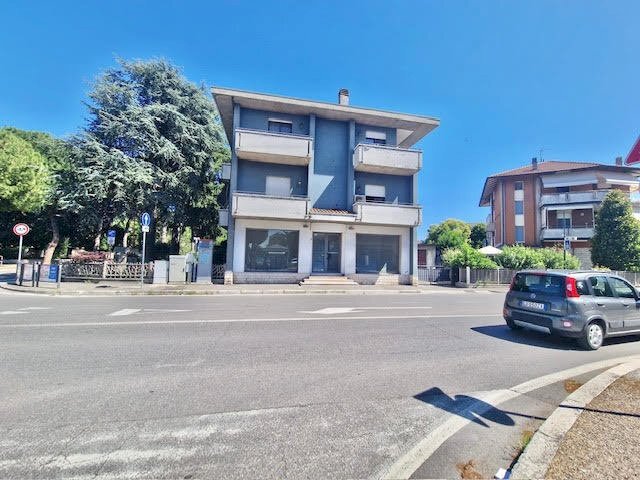 3.jpg - Locale Commerciale Via Cervese 1332, Cesena - foto 3