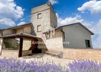 villa ramy todi umbria 1.jpg - Casa indipendente Viale Tiberina, Todi - foto 1