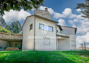 villa ramy todi umbria 2.jpg - Casa indipendente Viale Tiberina, Todi - foto 8