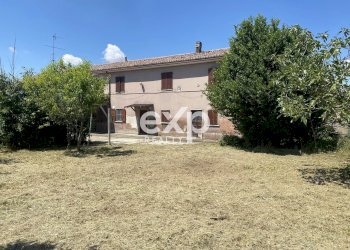 Casa indipendente Via Cerreto Superiore, n., Casteggio - foto 1