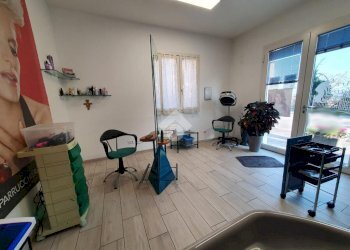 Negozio Via Roma, Tavullia - foto 10