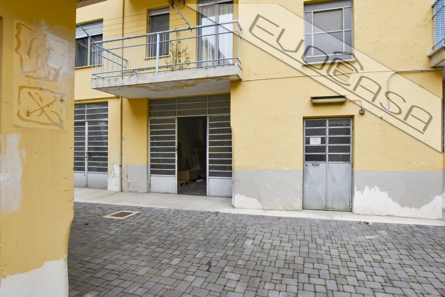Magazzino Viale Piazza D'armi  73, Pinerolo - foto 1
