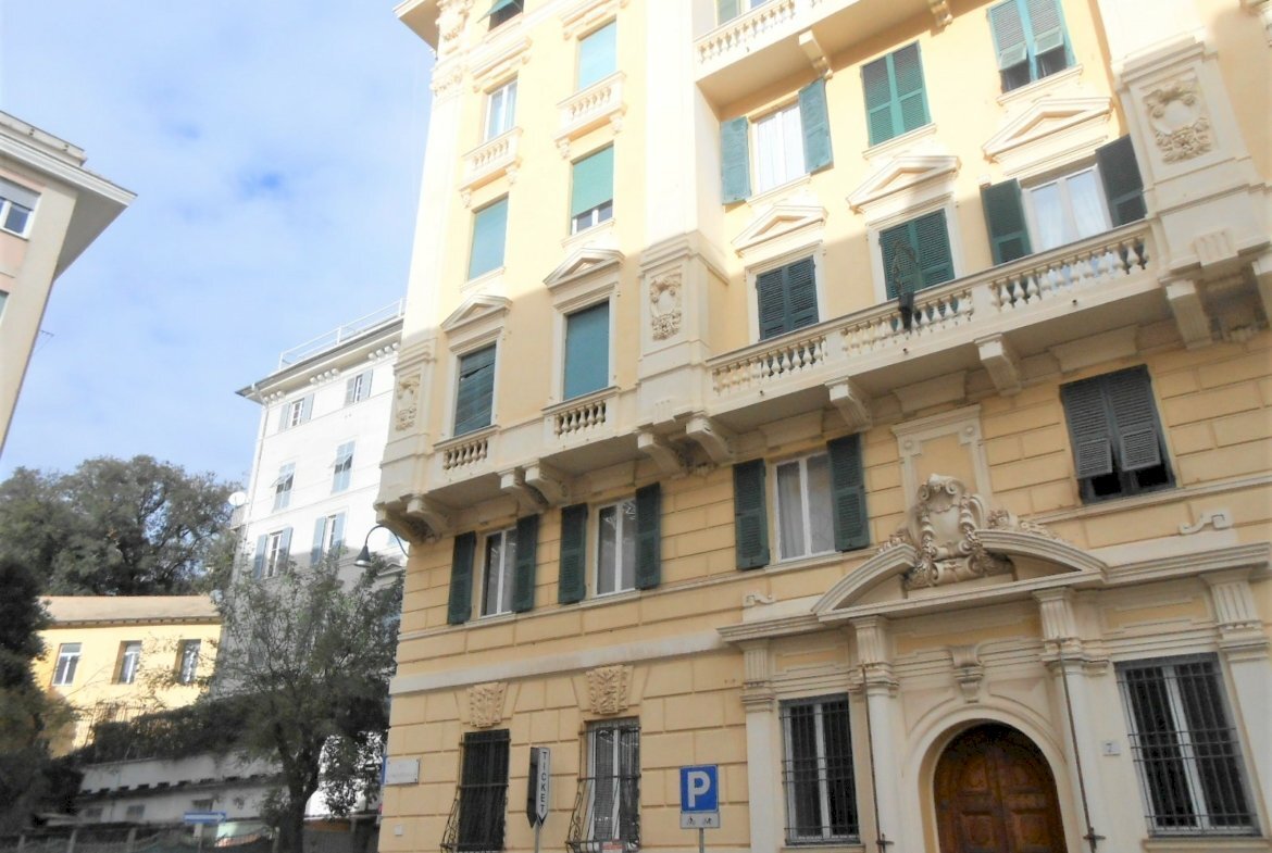 Three-room apartment Via Pastrengo, Genova (neighborhood Centro) - photo 1