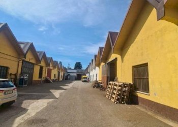 FACCIATA - Capannone via Elisa Restelli, Vittuone - foto 9