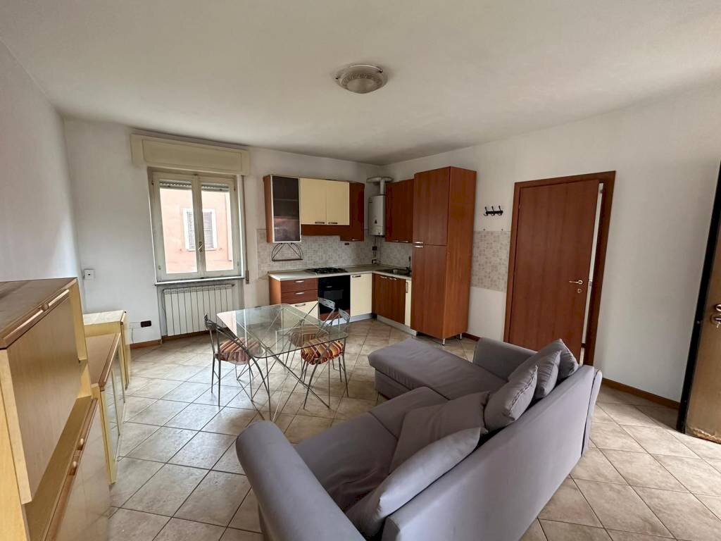 SOGGIORNO/CUCINA - Trilocale via Orgoglia, 45, Borgo Ticino - foto 1