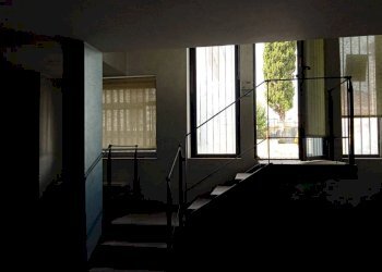 Interno palazzo - Negozio via Giacomo Matteotti, 68, Fara in Sabina - foto 19