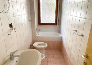 Bagno - Quadrilocale via Ignazio Guidi, 44, Roma - foto 5