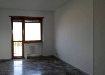 Stanza non arredata - Trilocale via Massimo Portalupi 6., Collegno - foto 4