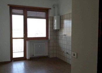 Stanza non arredata - Trilocale via Massimo Portalupi 6., Collegno - foto 5