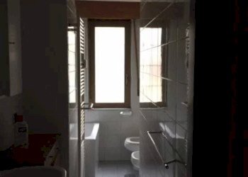 Bagno - Shop via Genova, 61., Torino (neighborhood Lingotto) - photo 11