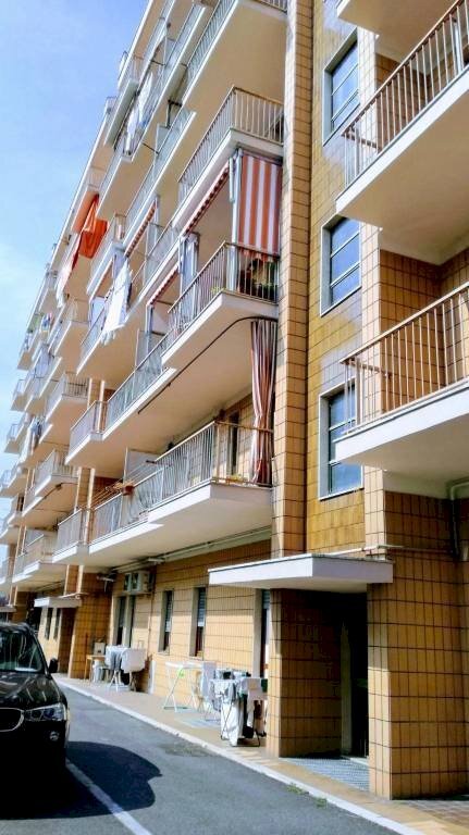 Facciata - Quadrilocale via Massimo Portalupi 6., Collegno - foto 2