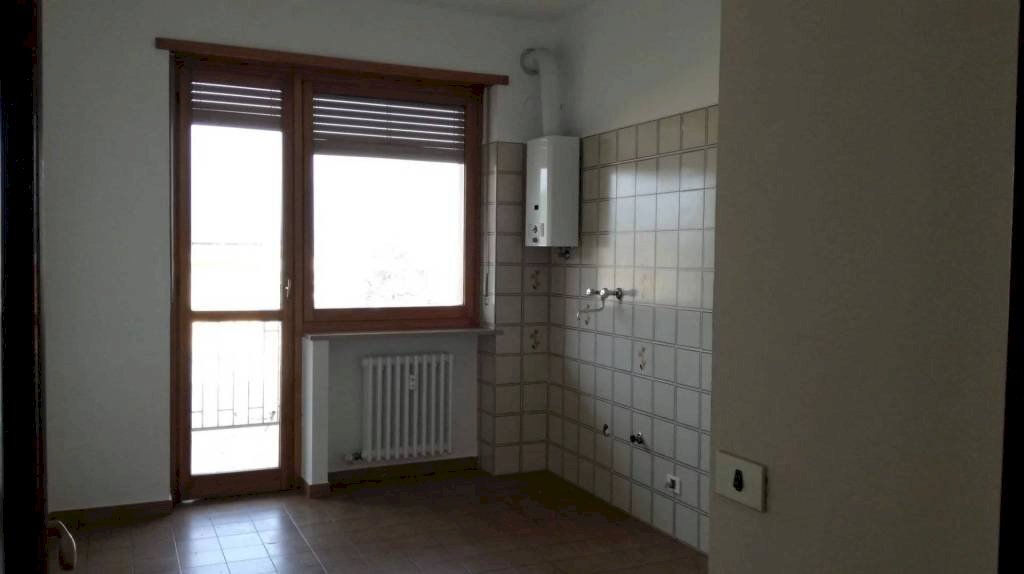 Stanza non arredata - Quadrilocale via Massimo Portalupi 6., Collegno - foto 3