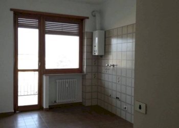 Stanza non arredata - Quadrilocale via Massimo Portalupi 6., Collegno - foto 3