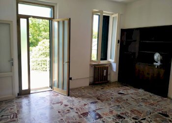 Villa caduti angeresi, Angera - photo 7