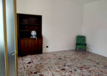 Villa caduti angeresi, Angera - photo 8