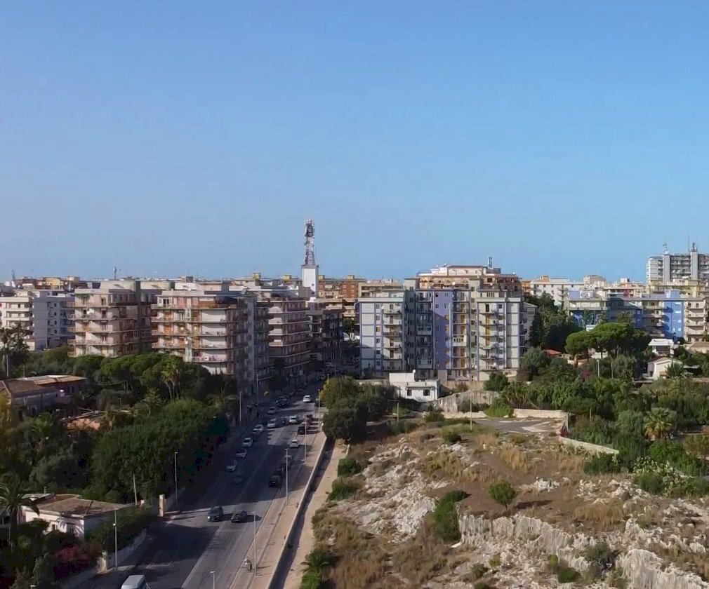 tica bassi .jpg - Locale Commerciale Viale Tica 125, Siracusa - foto 2