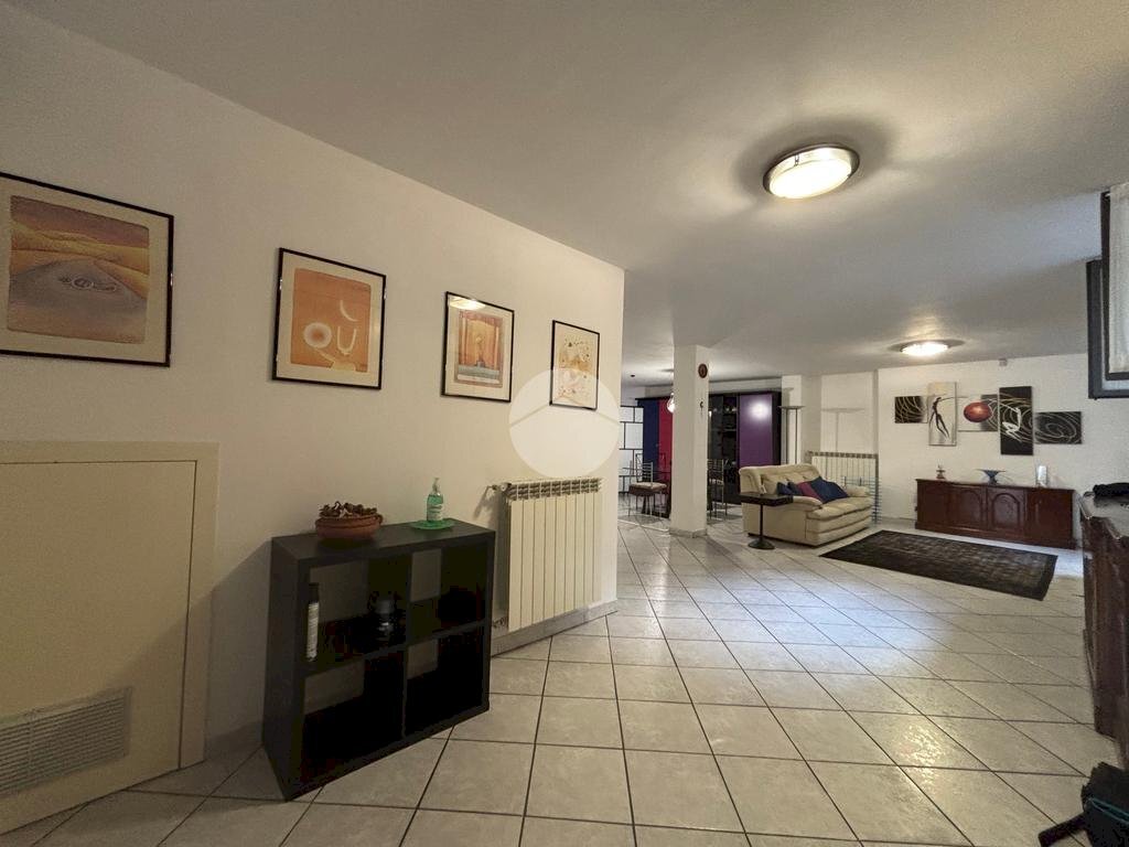 One-room apartment Via Banfi, Garbagnate Milanese - photo 1