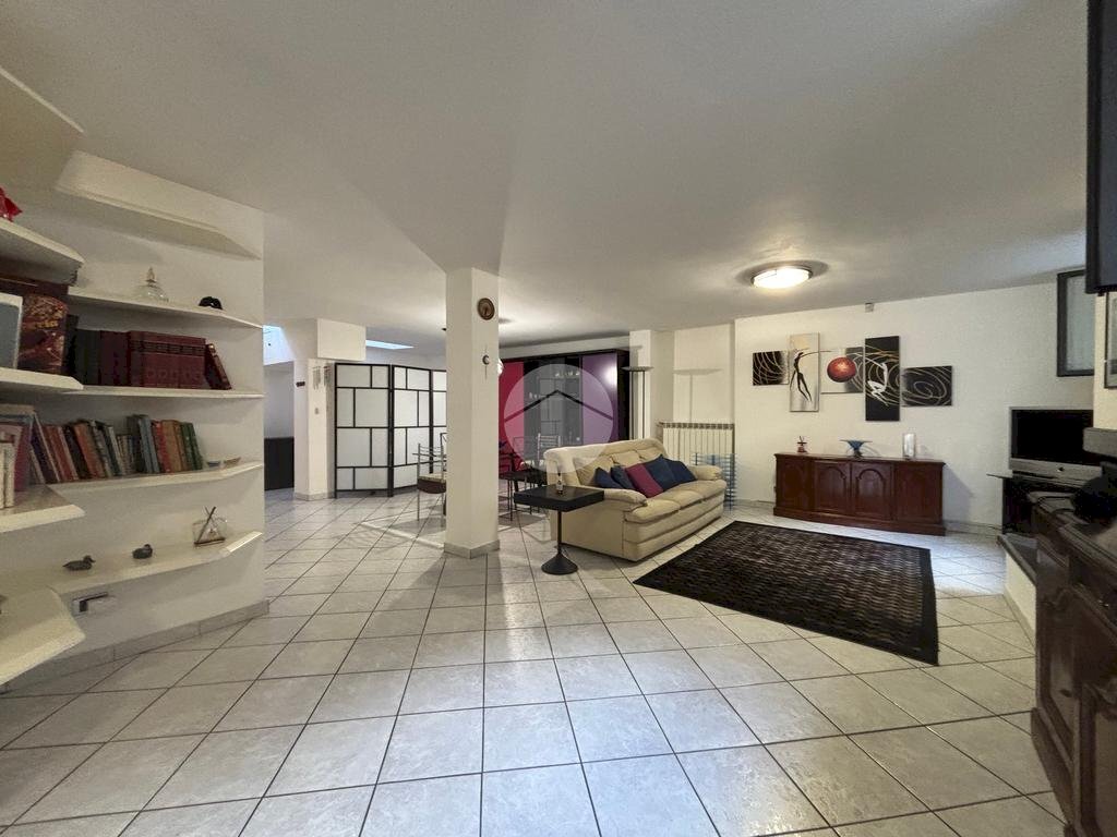 One-room apartment Via Banfi, Garbagnate Milanese - photo 2