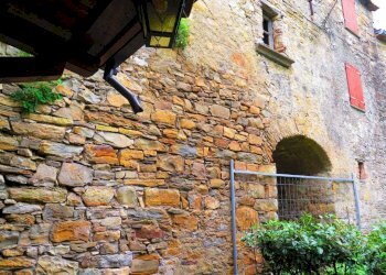 Facciata - Casa indipendente via Borgo Antico, 10, Calestano - foto 16