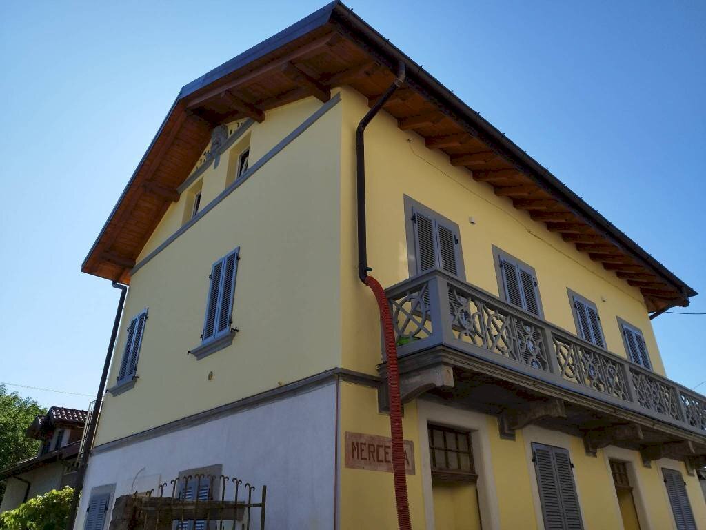 Facciata - Trilocale contrada Crosa, Cocquio-Trevisago - foto 2