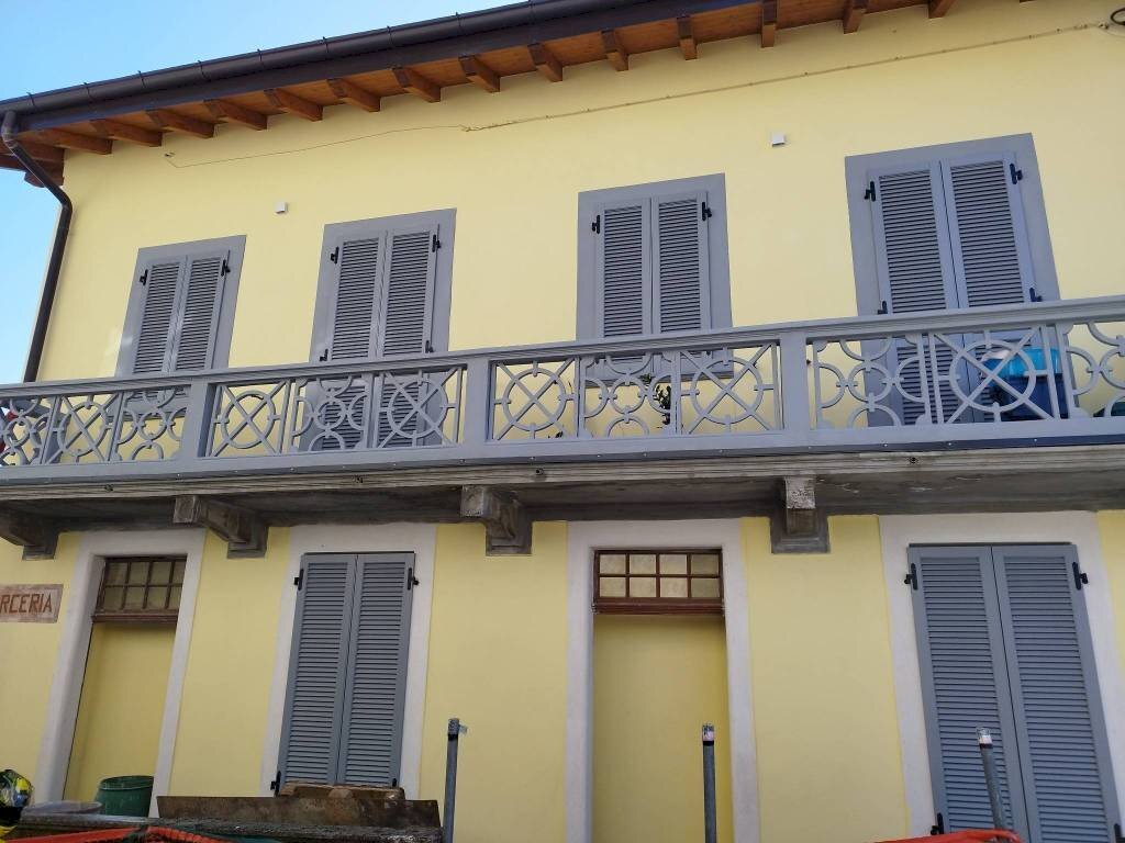 Facciata - Trilocale contrada Crosa, Cocquio-Trevisago - foto 1