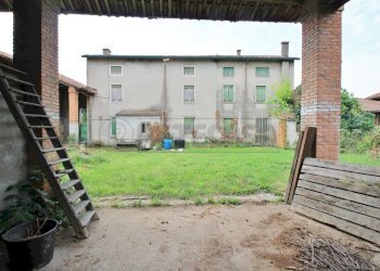 cortile interno - portico - Casa semi indipendente VIA GIORIO 15, Arzignano - foto 16