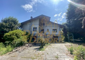 IMG_2482.JPG - Villa Via Crocetta 37, Verbania - foto 1