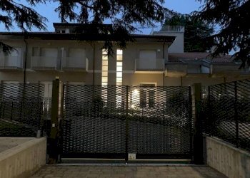 Facciata - Attico via Col di Lana, Albizzate - foto 8