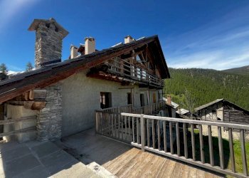 Balcone - Trilocale Frazione Thures, 4, Cesana Torinese - foto 1