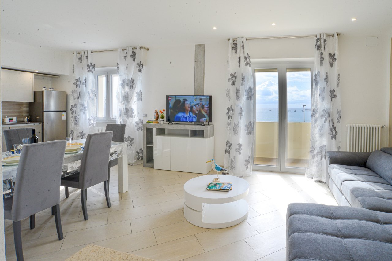 Via Verdi logo-23.jpg - Trilocale Via Aurelia 20, Vado Ligure - foto 2