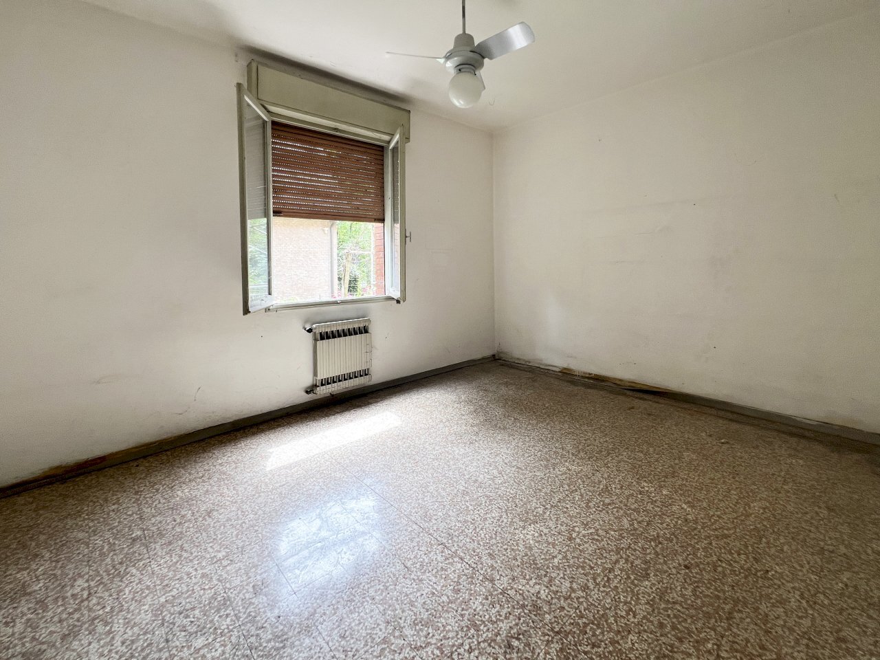 sala.JPG - Appartamento Reggio nell'Emilia - foto 2