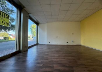 Negozio via fratelli silvestro 1, frazione Madonna dell'Olmo, Cuneo - foto 5