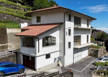 Facciata - Casa indipendente via Berchiotti, snc, Pont-Canavese - foto 5