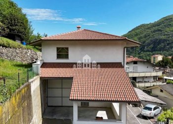 Facciata - Casa indipendente via Berchiotti, snc, Pont-Canavese - foto 6