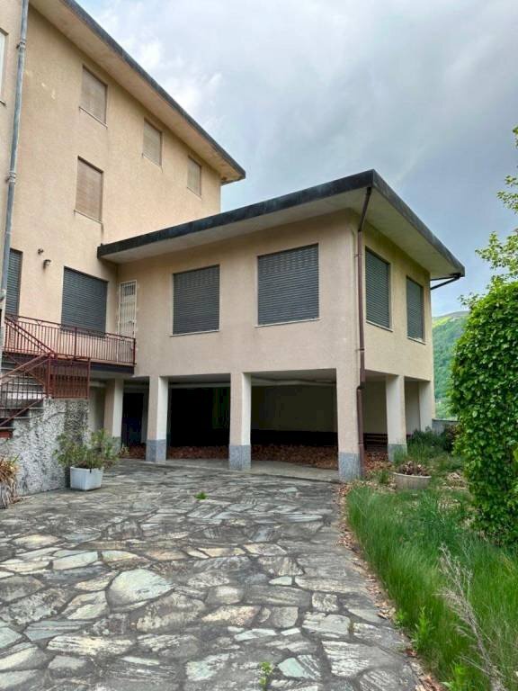 Facciata - Shop via Torino, Aosta - photo 3