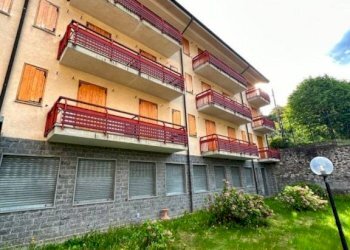 Facciata - Shop via Torino, Aosta - photo 4