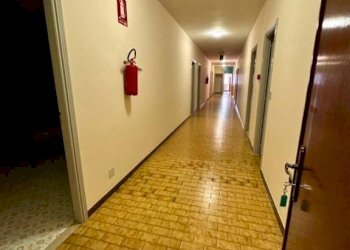 Interno palazzo - Shop via Torino, Aosta - photo 34