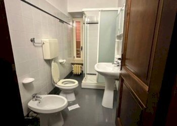 Bagno - Shop via Torino, Aosta - photo 38