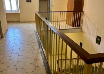 Interno palazzo - Shop via Torino, Aosta - photo 42