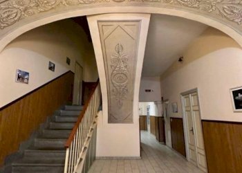 Interno palazzo - Shop via Torino, Aosta - photo 6