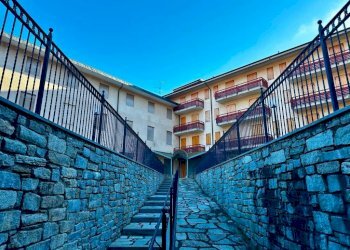 Zona - Shop via Torino, Aosta - photo 18