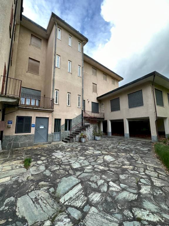 Facciata - Hotel viale Lecco, Como - photo 1