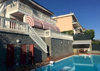 Piscina - Villa via Aurelia, Ospedaletti - photo 15