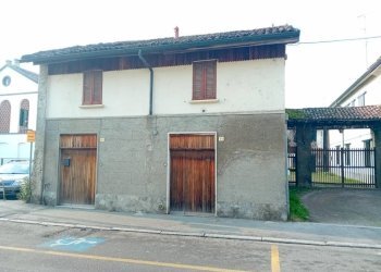 Facciata - Rustico via Camillo Benso di Cavour, 53, Rosate - foto 1