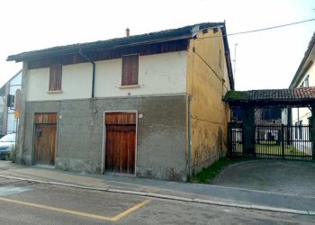Facciata - Rustico via Camillo Benso di Cavour, 53, Rosate - foto 3
