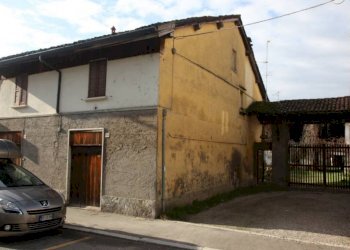 Facciata - Rustico via Camillo Benso di Cavour, 53, Rosate - foto 6