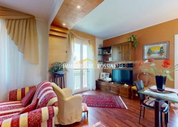 soggiorno - Villa via Ponte Tresa, 22, Cadegliano-Viconago - foto 10