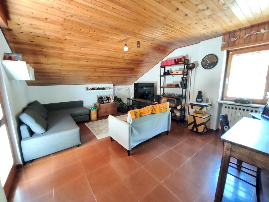 SOGGIORNO - Three-room apartment via Erminio Long (Lausa), 6, Pomaretto - photo 2