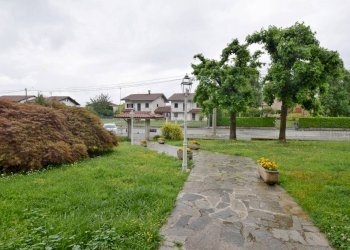 giardino condominiale - Appartamento via Sant'Anna, 74, Mondovì - foto 18
